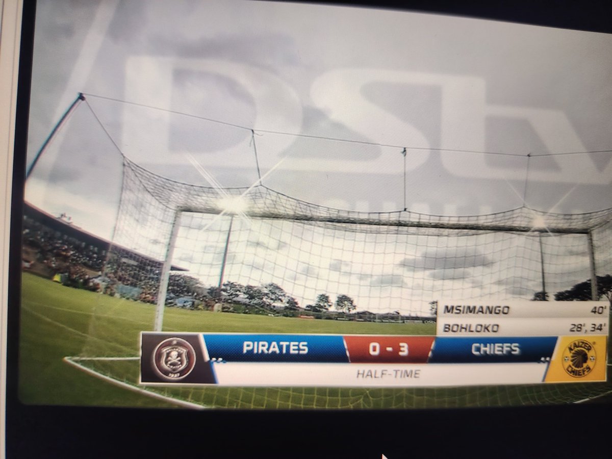 Mzwayy's tweet photo. @KaizerChiefs Imagine trailing by such a number of goal yet it's only half time 😂😂😂 @KaizerChiefs
#Asidlali #KCYouth
#MultichoiceDiskiChallenge https://t.co/DsxwohW6W1
