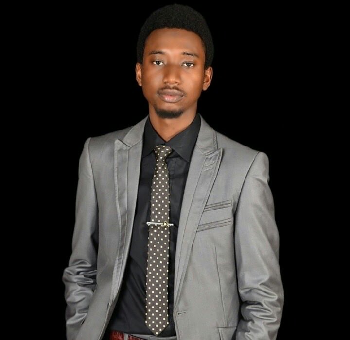 Awwal_Makusidi's tweet photo. 27/09/2016 ❤️

10yrs a doctor 👨‍⚕️ 

All I can say is Alhamdulilah 🙏🏽 https://t.co/BSm5eBxIon