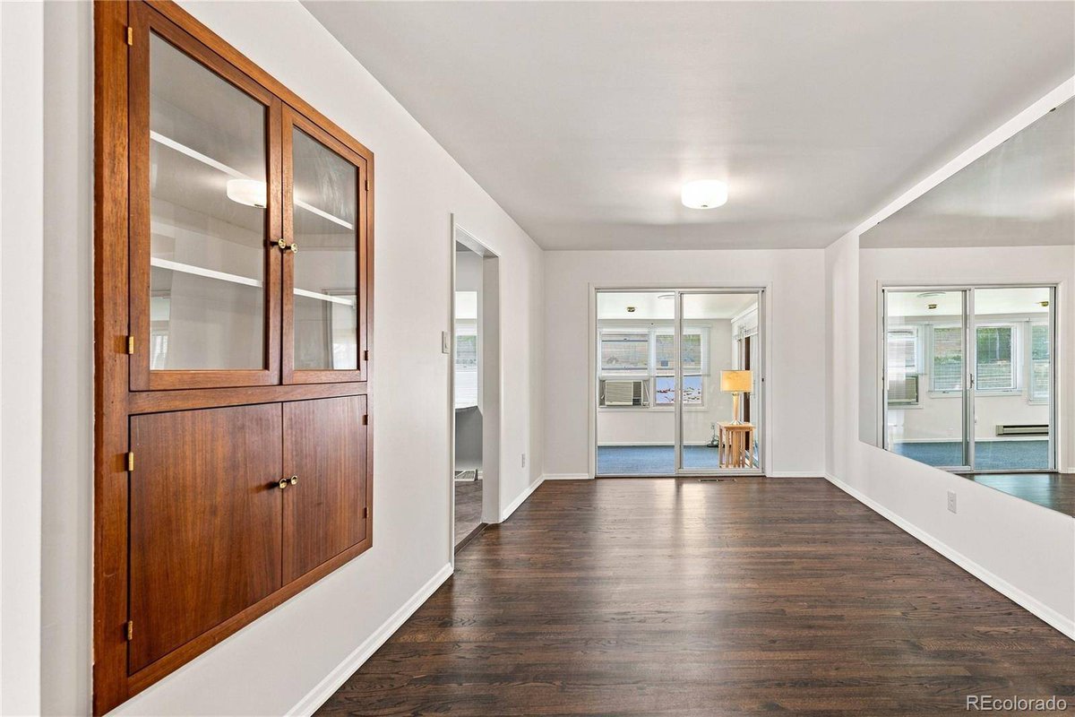 RhinoRealtyPros's tweet photo. #DenverCO Price drop to $650k! Remodeled 5BR/3BA ranch on massive 0.4-acre lot. Features seller-owned solar, refinished hardwoods, sunroom &amp; finished basement w/ wet bar. Call Rick Cavallaro at 303-641-1632 or Rick@RhinoRealtyPros.com 
https://t.co/c5lEz1Mr9e https://t.co/g9vocWjo1W