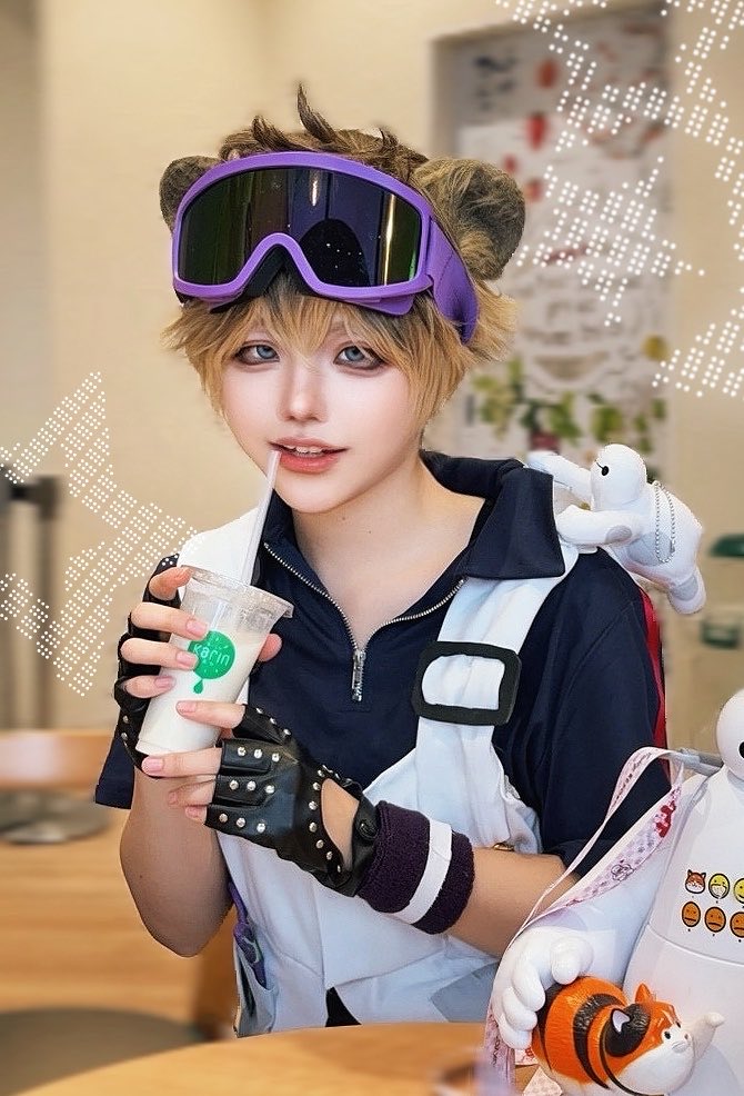 tart_428's tweet photo. ⚠︎Cos . twst / 🐆🍩
���1部装飾品なし
離脱！ベイマックスイベの衣装でいました！
装飾品色々ぶち壊したけど楽しかった！！✨️
 #アコスタみのおキューズモール https://t.co/heLERLZpwp