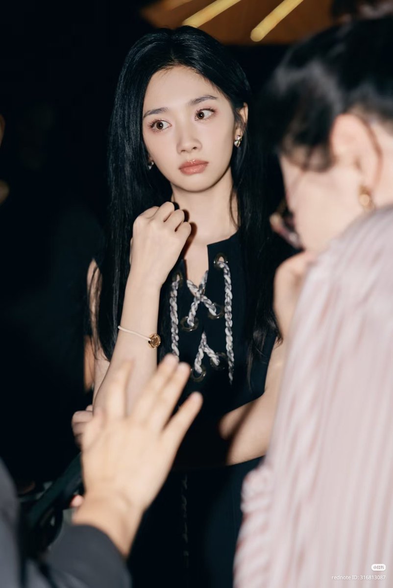 WYL_STYLE's tweet photo. 260927 photographer update 

Gorgeous! 

🔗https://t.co/IlKVLqj5M5

#WangYinglu #Yinglu https://t.co/PgTzQTgi7J