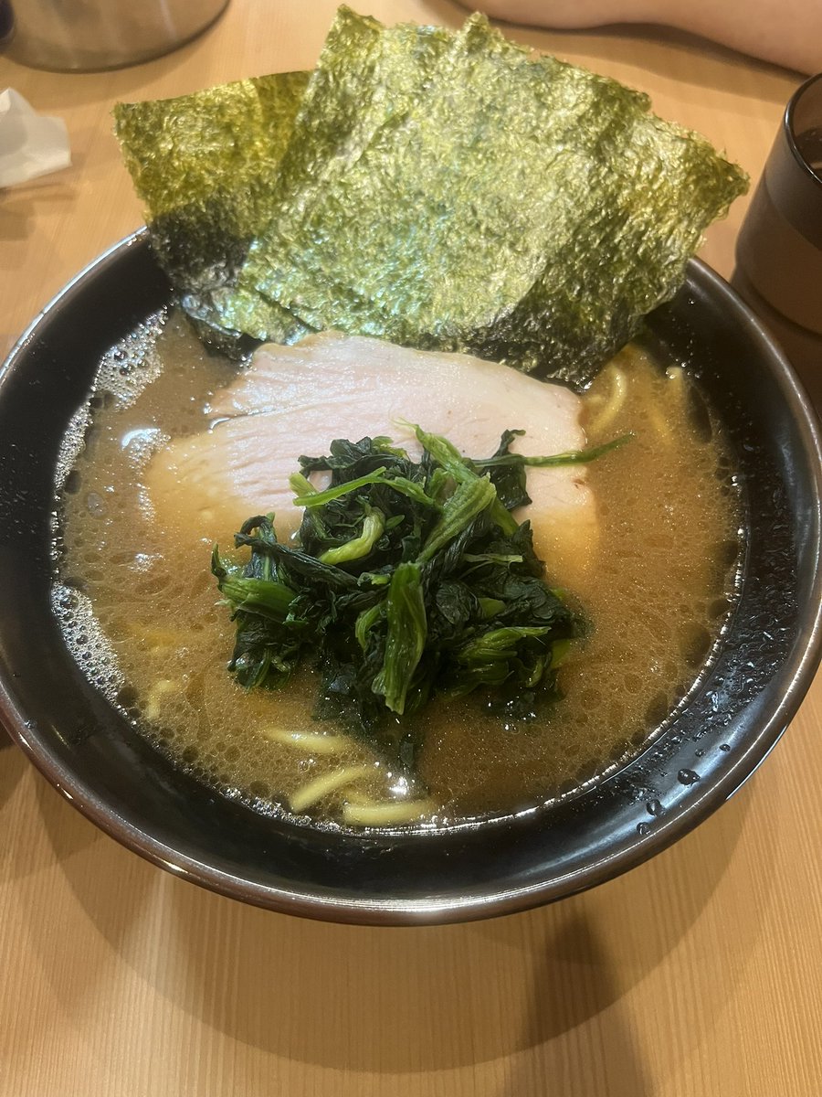 lem0nhqi's tweet photo. 好きだったラーメン屋の味が落ちていた時の気持ちを答えよ https://t.co/fXJmuqSfX0