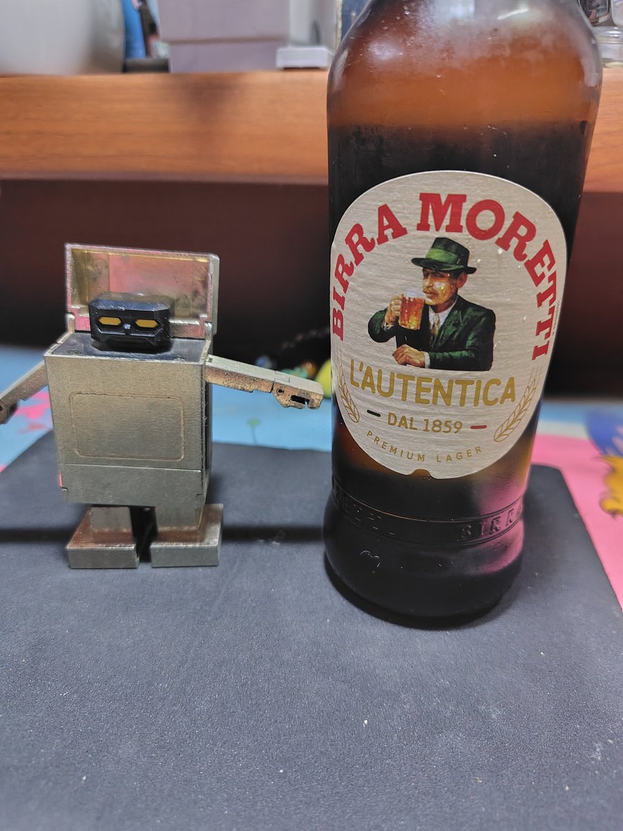 pekeanjyo's tweet photo. 前線追っかけ美食取り寄せ！イタリアのビール、モレッティ。ライトな飲み口でしたよ。 https://t.co/SX12TrbT0M