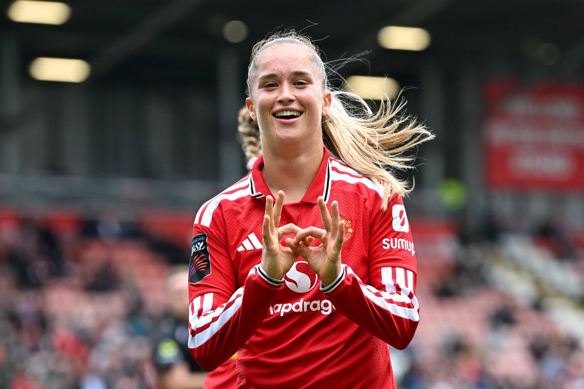 StretfordPaddck's tweet photo. ✅✅ Back-to-back wins and a first in the WSL this season for United Women! 

#MUFC https://t.co/IUD3A8WOXV