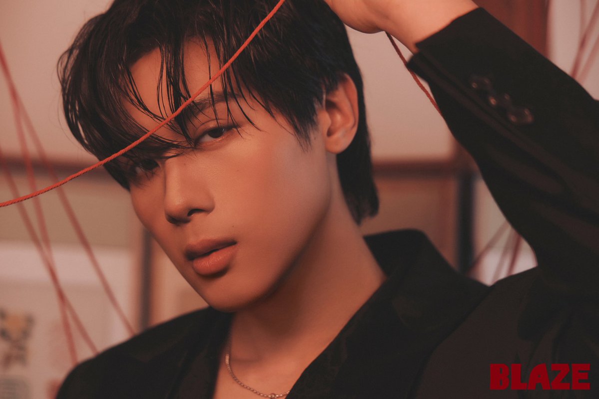 blazeprojectmag's tweet photo. 【BLAZE】OCTOBER ISSUE COVER TEASER｜ #ToptapMinlee
@JARUKiTzX96 
@mii_iin_ 

Free will draws you along this tangled curve,
I hold you within me, sweet in every ache.

I walk straight into the fate you weave,
You dwell in me, and I never weary.

#TOPTAPJarukit
 #MINLEEthanakorn https://t.co/OvrkVGY0PK