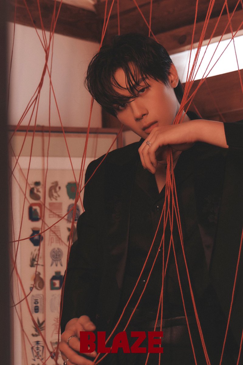blazeprojectmag's tweet photo. 【BLAZE】OCTOBER ISSUE COVER TEASER｜ #ToptapMinlee
@JARUKiTzX96 
@mii_iin_ 

Free will draws you along this tangled curve,
I hold you within me, sweet in every ache.

I walk straight into the fate you weave,
You dwell in me, and I never weary.

#TOPTAPJarukit
 #MINLEEthanakorn https://t.co/OvrkVGY0PK