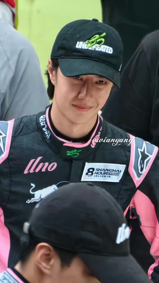 mtjuju816's tweet photo. ยิ้มหวานของแชมป์ 🏆

85UNO 8HoursENDURANCE
#WANGYIBOx8HSHANGHAI26
#85RACING #YIBO85 https://t.co/4n2A4awNUj