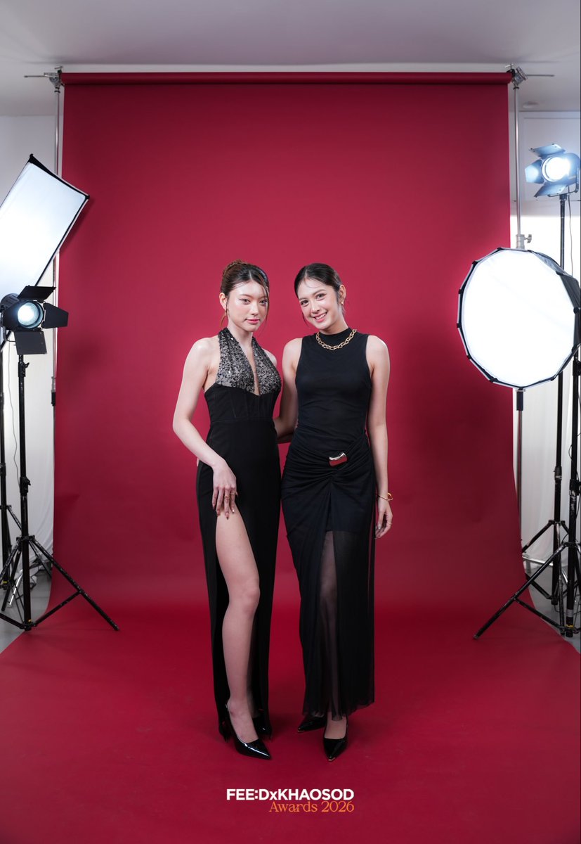 SyraFocusCSNP's tweet photo. The outfit for the girls never disappoints, I don't know how they manage in those heels, they make their legs look so long, I'm so jealous 😫😍

PAKKAD DREAM FEED &amp; KHAOSOD AWARDS 
#feedxkhaosodawards2026xPakkadDream 
#PAKKAD #DREAM #GrandIvoryArtist https://t.co/QtfiOKZDud