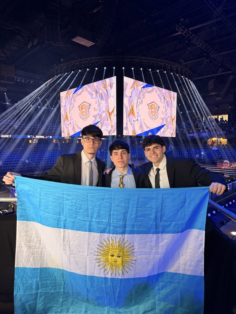 gorilonfn's tweet photo. ÚLTIMO DÍA DE MUNDIAL DE FORTNITE 🇧🇪

HOY SE DEFINE TODO, HOY PODEMOS HACER HISTORIA 🙏

YA EN VIVO, ENTREN ⬇️ https://t.co/h3Ludk7sRY