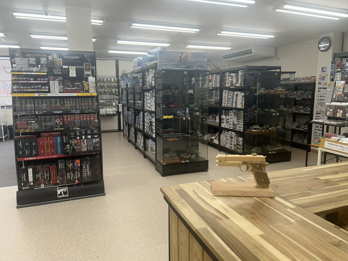 jpdr3568's tweet photo. 昨日の“千束の銃”ですが、静岡県沼津市にある栗原模型店様に寄贈させて頂きました
店長(@r6BGveJYdXt0ZG0 )には個人的に滅茶苦茶お世話になったので、この銃が宣伝の一助になれば幸いです👍
近くにお立ち寄りの際は是非！！

栗原模型店 https://t.co/DUr0ik5xAq https://t.co/b9GJ0BvLYT