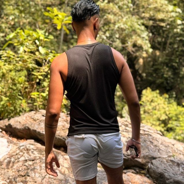 SGpaiyanB's tweet photo. This one kuji sapi punde Infront people act like straight 😒  but behind  search for uncle kuji 🤣🤣 https://t.co/CtCvE0mRIm