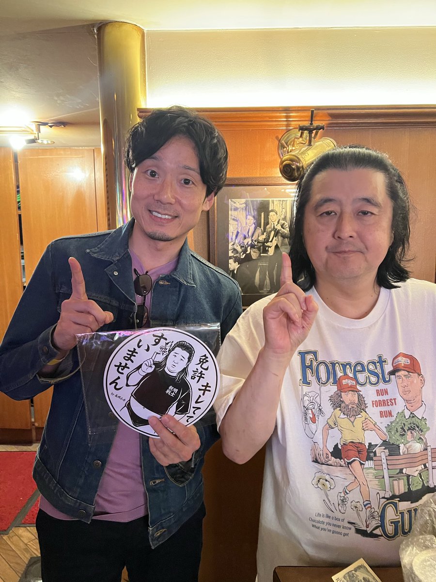 yamakei0918's tweet photo. 今日はOasisトリビュートバンド「One Way Out」のブッキングイベントライブでした！
楽しかった！
是非Oasis歌う僕も観てほしい！

次回の長州小力さん、ありがとうございました！
ステッカー大事にします♪ https://t.co/BZvF2dqx1o