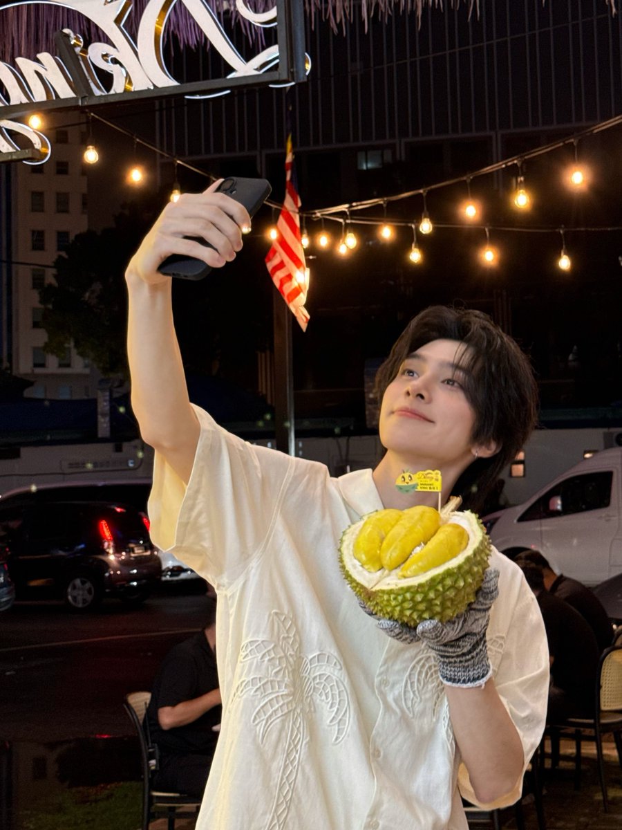 MyKpopHuntress's tweet photo. MAKA KAMI ( smart ah abe hendery berkain pelikat )

🔗 https://t.co/ROEs98cIQF

#HENDERY #WayV #威神V #HENDERYinMY #HENDERYinKL https://t.co/AgCRMHOPsp