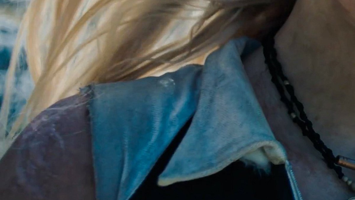 eternalroseanne's tweet photo. "I note the burn marks on her arms,competing for space with the riding crop welts, a range of cuts &amp; bruises,her skin a map of the abuse she’s suffered since the reaping. Who would've ever believed that coddled Maysilee Donner,of the nail polish &amp; velvet bows,would come to this?" https://t.co/7ETPkUG62t