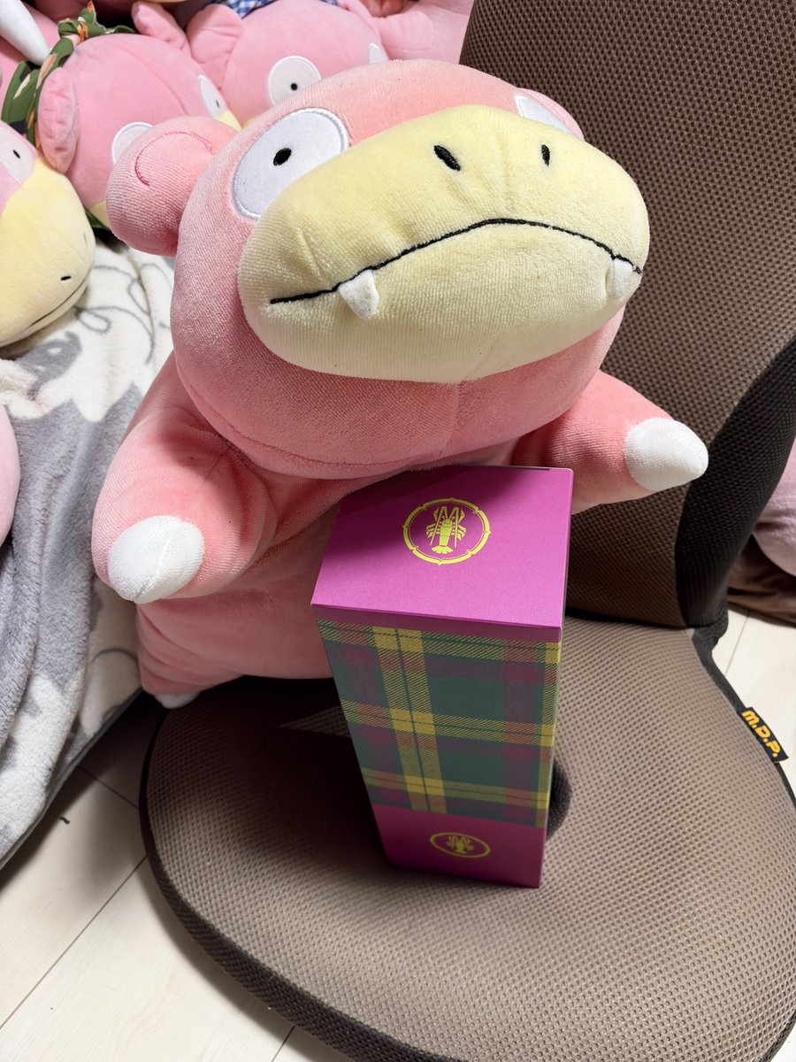 y_do_n's tweet photo. えびせんもらったやぁん https://t.co/Tssq0PzRmd