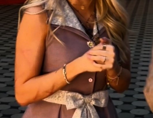 eternalroseanne's tweet photo. "I note the burn marks on her arms,competing for space with the riding crop welts, a range of cuts &amp; bruises,her skin a map of the abuse she’s suffered since the reaping. Who would've ever believed that coddled Maysilee Donner,of the nail polish &amp; velvet bows,would come to this?" https://t.co/7ETPkUG62t