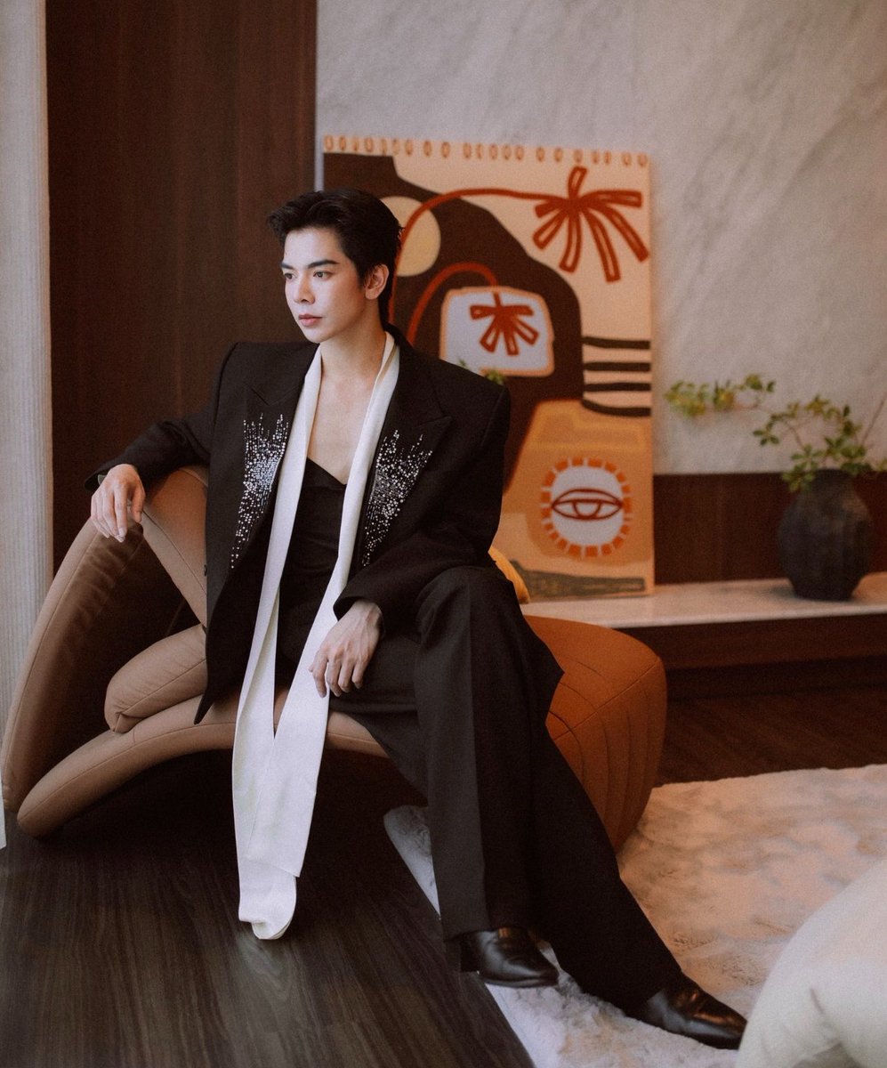 detailsofBBTS's tweet photo. The face, the presence, the elegance… Babe was made for luxury . Armani has me obsessed 🤍

#babiibabe 
#ARMANIPRIVExBABE
#LuminousSanctuary #ArmaniFragrance #BangkokBoulevardSignature #TheNewSC
#Armani https://t.co/ArlnnUn1hW