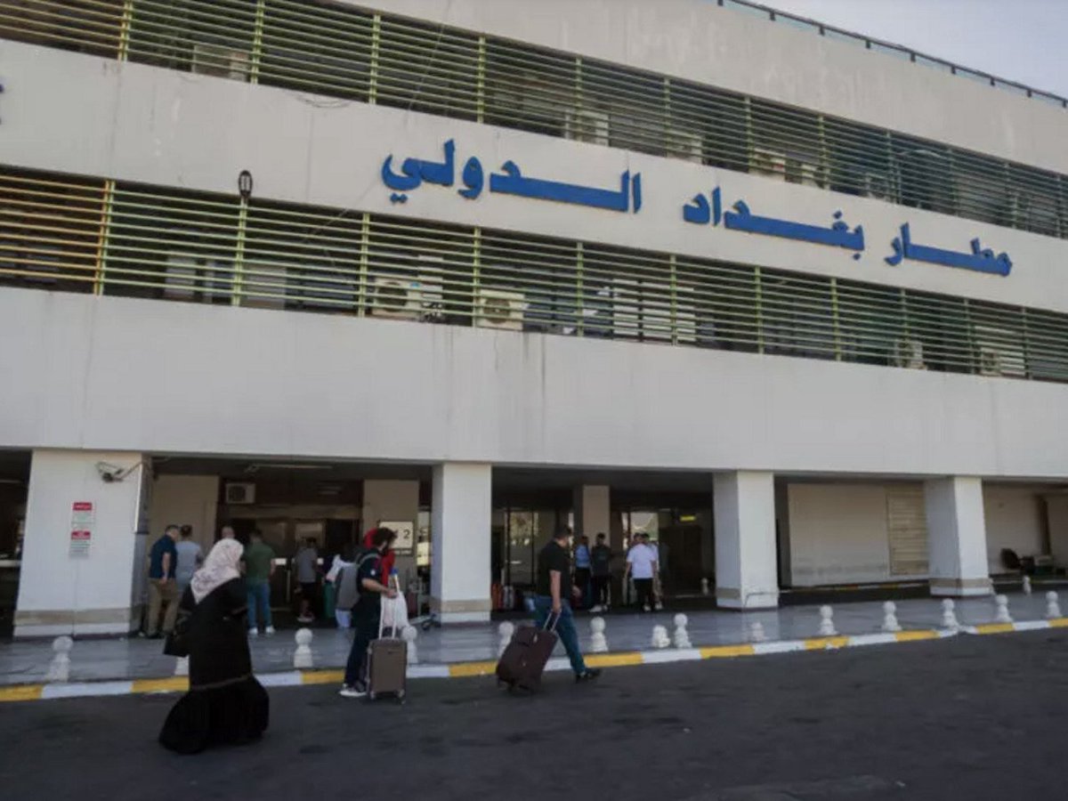 rafdyeenone's tweet photo. طالب #العراق باستثناء مطاراته من العقوبات الأمريكية الأخيرة 
لدواعي إنسانية وعلاجية ودراسية وهذا بعد ما توقفت الرحلات 
تماماً بمطارات بغداد وأربيل والسليمانية وكركوك والنجف امتثالاً 
للقيود
الحكومة تسعى دبلوماسياً لتهدئة الأزمة وحماية مصالح 
المواطنين والمسافرين https://t.co/wQwXshP55h