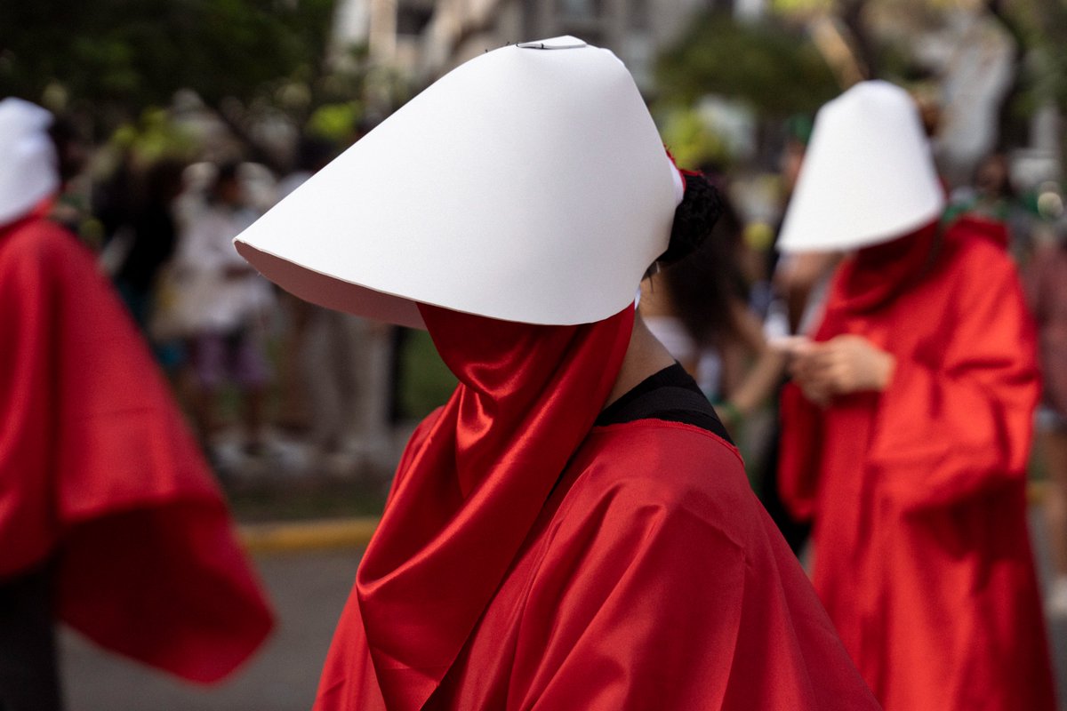 elfoco_pe's tweet photo. GALERÍA | Cientos de mujeres marcharon ayer sábado por el Día de Acción Global por el Acceso al Aborto Legal y Seguro. En el Perú, el aborto terapéutico es legal desde 1924. Sin embargo, grupos conservadores buscan limitar su acceso. (1/2)

📸 Alfonso Silva Santisteban https://t.co/K8tIxw8WvM