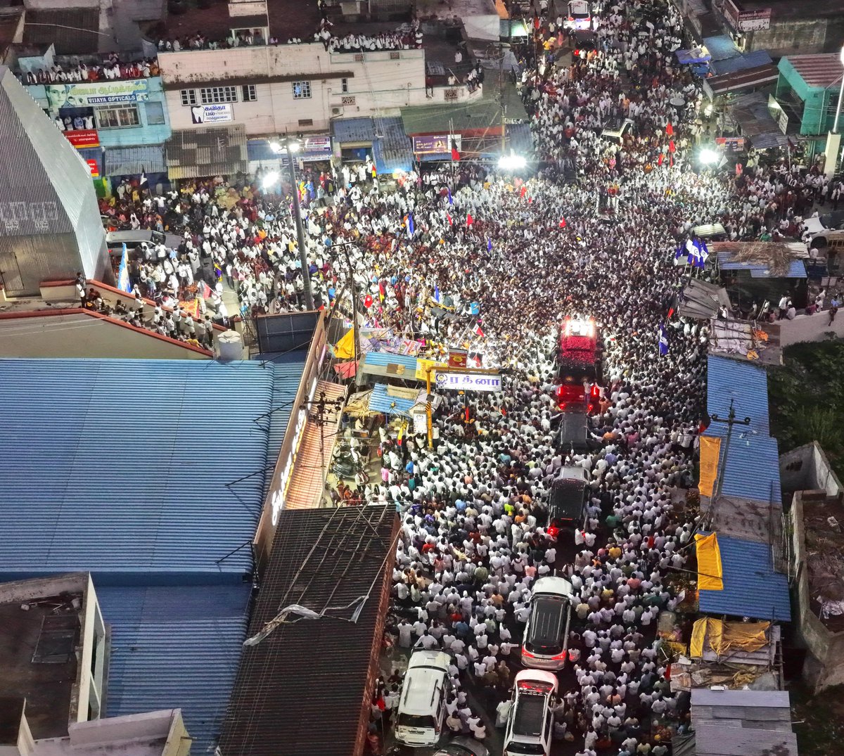 dmk_youthwing's tweet photo. மதச்சார்பற்ற முற்போக்குக் கூட்டணியின் மதுராந்தகம் தொகுதிக் கழக வெற்றி வேட்பாளர் வழக்கறிஞர் @iparanthamen அவர்களை ஆதரித்து, கழக இளைஞர் அணிச் செயலாளர் @Udhaystalin அவர்கள் பரப்புரை.  

#VoteForDMK #DMK4TN #Maduranthakam #Paranthamen https://t.co/cXlwDHvjZQ