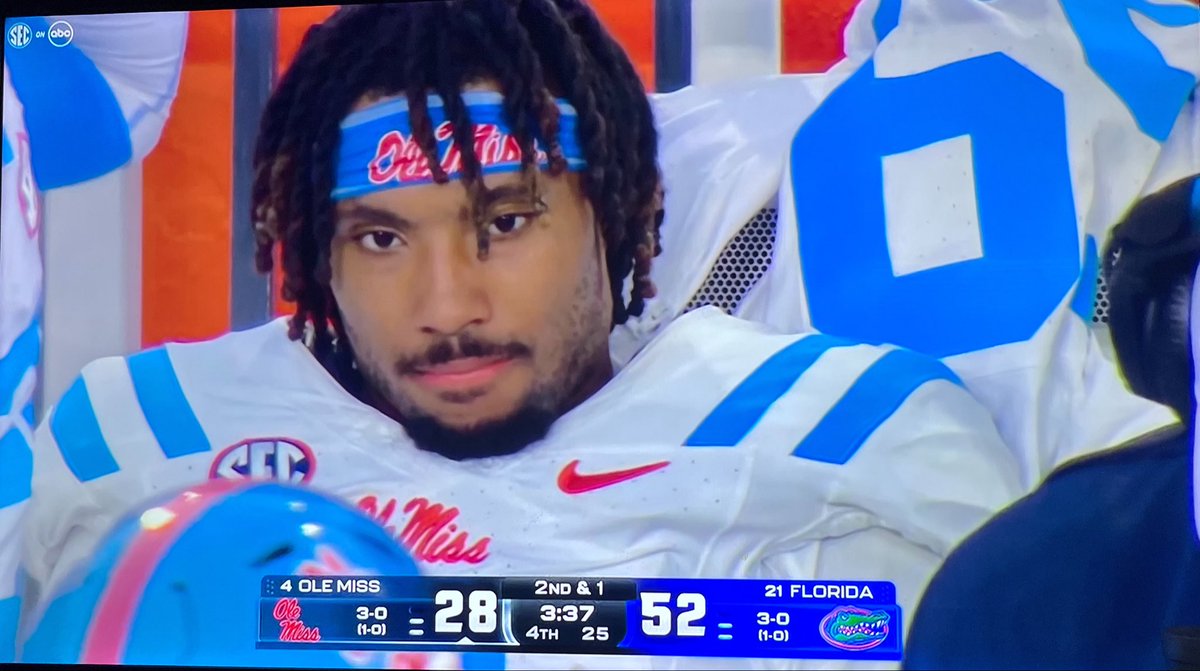 GGbishhh's tweet photo. “The Swamp where dreams come to 🪦”
Boys said I was talking to crazy like this wasn’t going to be easy money. 50 🍔 on the #4 team in the nation . With best QB in nation playing #GetRightOrGetLeft🐊 https://t.co/rKqzdLySlZ