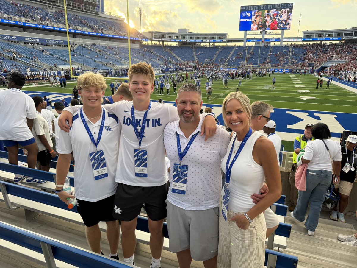 vaughtsviews's tweet photo. For those who have been asking, @UKFootball QB commit @JakeNawrot having amazing years. AFter five games 87 of 127 (68 percent) for 1,321 yards and 17 touchdowns, ZERO interceptions. 16 rushes for 51 yards and 1 TD. Only one sack taken. @CoachWillStein has landed a special one. https://t.co/SLnqBUCaJ5