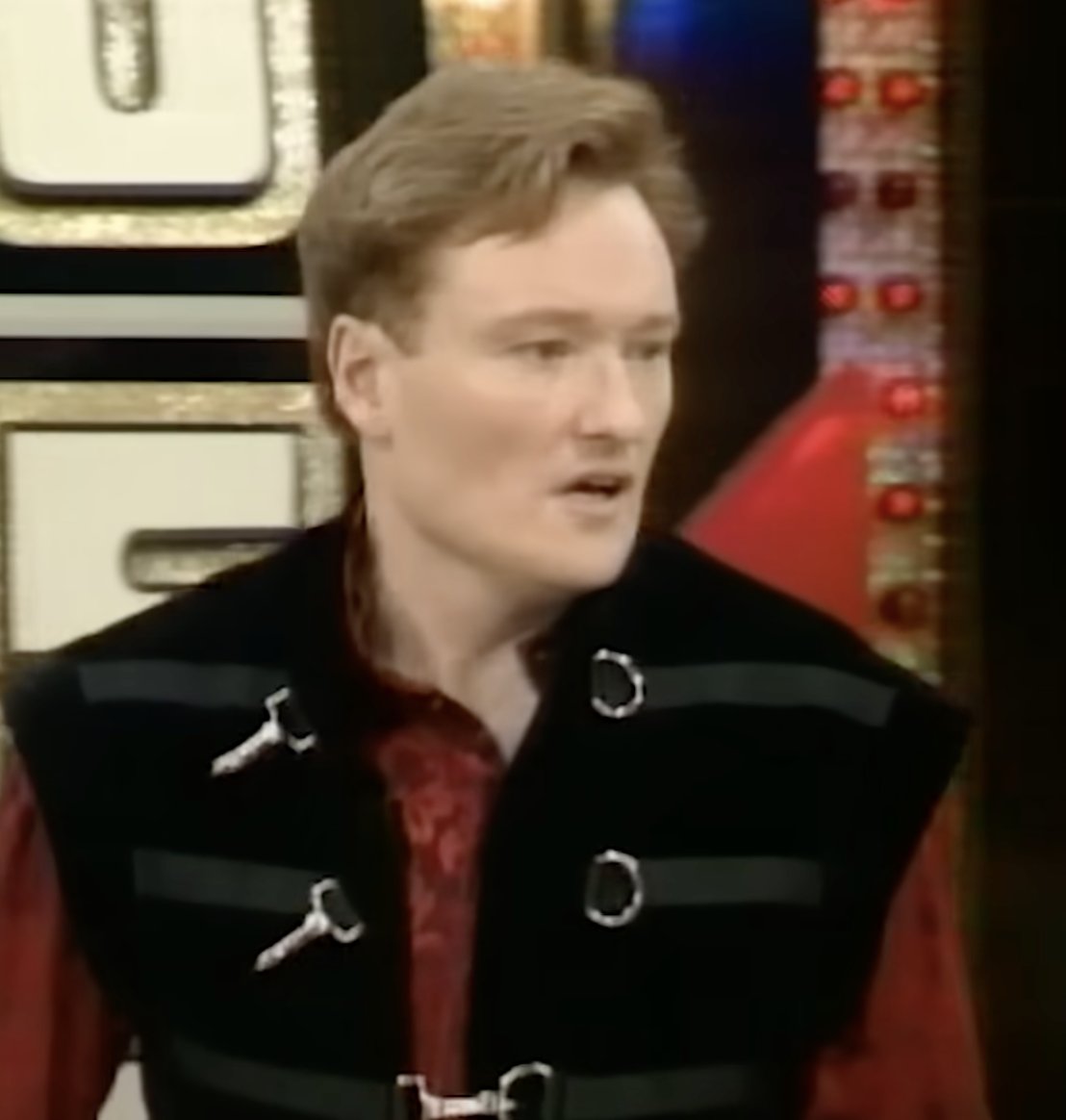 conecicle's tweet photo. i hate that hes kinda serving in this bit from the 2002 emmys cold open https://t.co/9FKscXRZUF