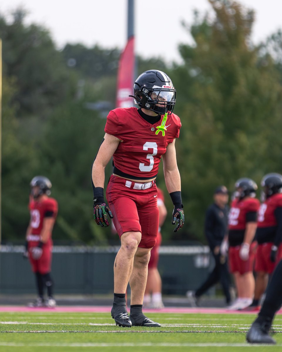 ethan_curry3's tweet photo. ⬇️Week 1-4 stats⬇️
-14 catches, 338 yards, 4 receiving touchdowns, 
-19 carries, 269 yards, 3 rushing touchdowns
-19 yrds a touch avg
-161 yrds avg per game 
-30 tot tckls 
-3 pbu - 3 targets 
-1 forced fumble 

@CoachStuLHS @CoachAWang
@CoachMalone816 @JakePogue96
@CoachSharpWU @joshmanchigiah
@CoachDes @coachstepps @CoachJonnyHeck
@CamerJonny @6starfootballks
@CoachClintBowen @CoachParkerMTU
@CoachBVignery @andrew_bertz
@Thompson22Mason @ArmonBinns
@CoachBHumbert
@Hollywoodwoods1 @CoachMGSimon @Coach_DCollins @coachcdantew
@TopSpeedLLC @Coach_Key1 @CoachCash1
@CoachCash_DBs @ScottAligo
@CoachBooDOG @dyshawn_gales5
@CoachDaveBrown @Coach_Prosser
@Coach_D_Mac @austinch99 @CoachCapUSF
@Coachkoch_WU @CoachBennettW @jimglogowski @austinch99
