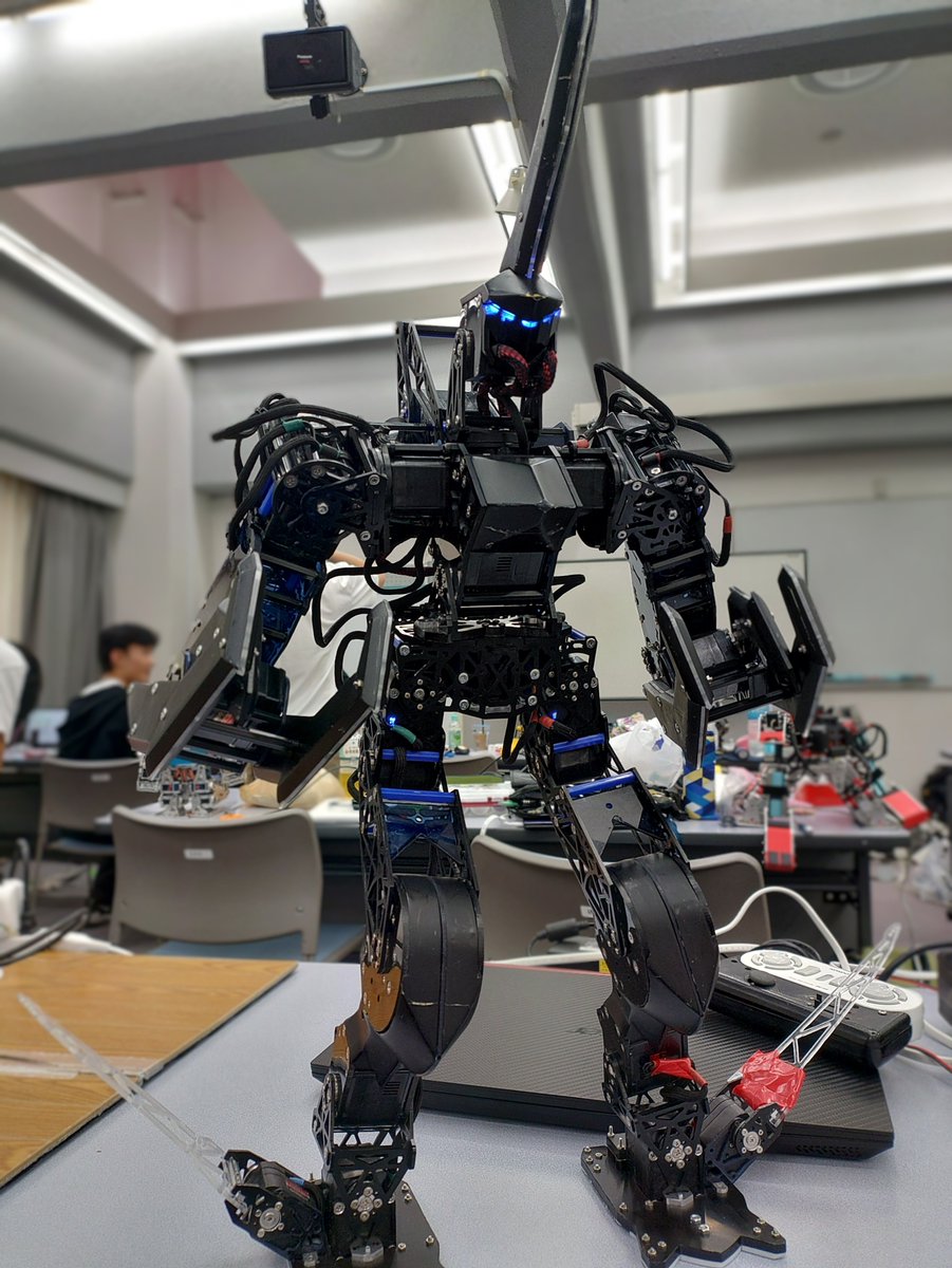 uNNtnbv2ZzZn9sM's tweet photo. #roboone
今回のROBO-ONEの総評(自機)
·歩行は(今までの中では)うまく出来た。
·バトルは、準備不足(いつもと同じ)。頑張ろう。
·操縦は壊滅的(いつもと同じ。毎回作り変えるからや···)一旦落ち着いても良いかも?
総合:予選、初戦敗退でも、観客にウケたからヨシ! https://t.co/RQ1uigv8Zu