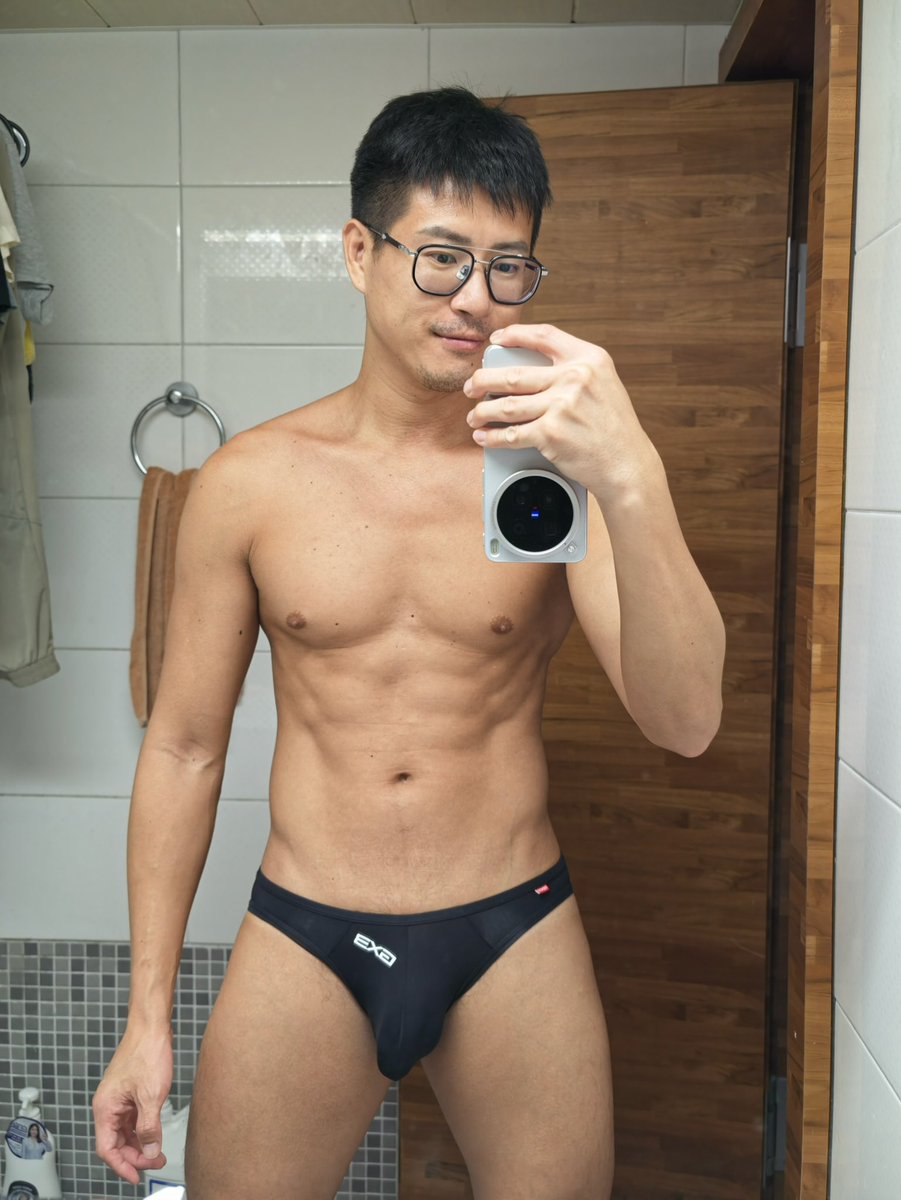 Daniel_Chen1987's tweet photo. 穿起來視覺效果有18/5的內褲，有夠凸🫣 https://t.co/oO4xFos7Zn