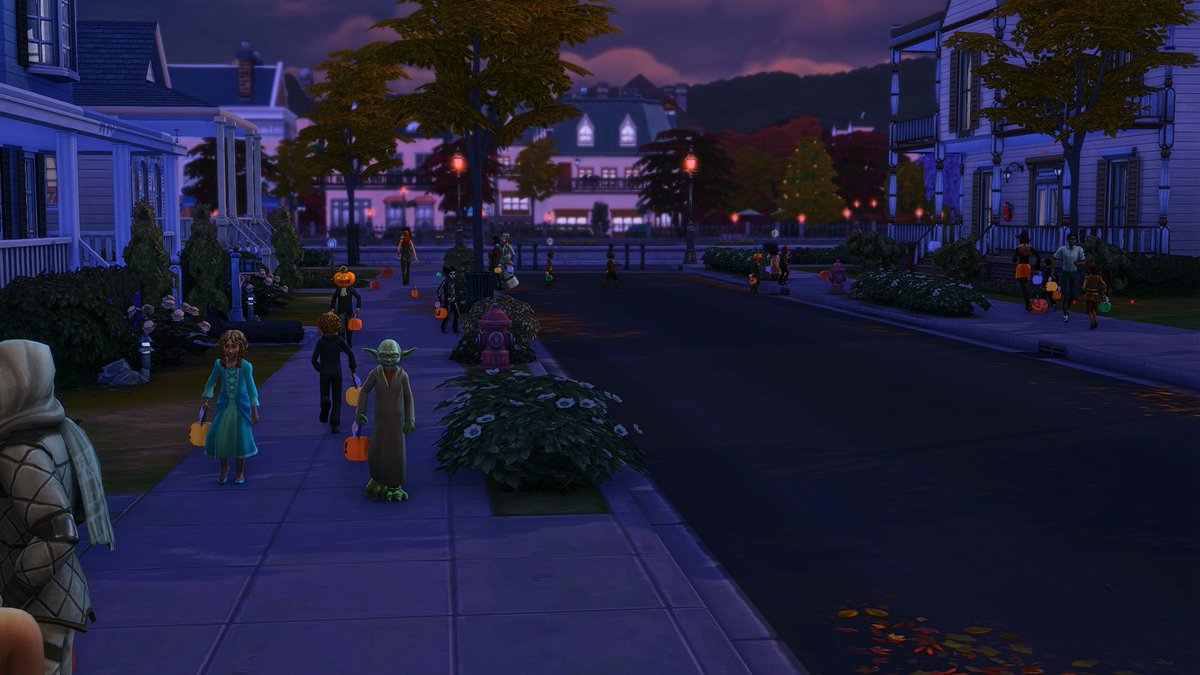 Tinycoffeecups1's tweet photo. Okay I've been testing a trick or treat event and i think i got it going. Kids running around visiting different homes and collecting candy. The Halloween streets aren't so bare anymore. So far you can invite up to 30 kids to trick or treat on your street. 🎃 #TheSims4 https://t.co/V2E6kW24ax