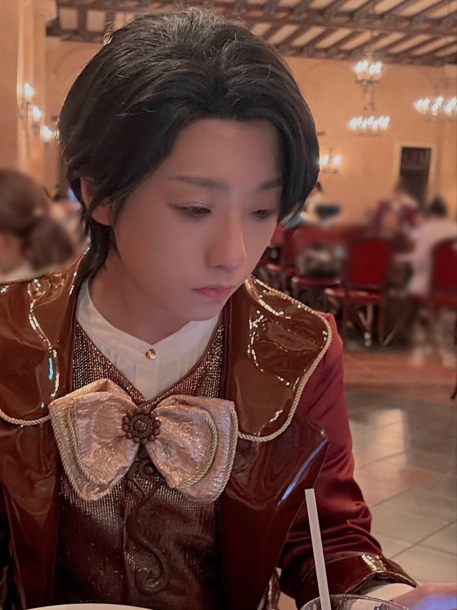 shiouzula's tweet photo. テーブルイズウェイティングのミキミニでインでした🌟
ドックサイドで黄昏れたり、Sコロやらテディやらカナレットやらで食い道楽したりしながら、いろんな人と懐かしいテーブルの話で盛り上がって、二人ともホント衣装頑張って良かったなぁと🥲✨
二人の写真はまた改めて。
#Dハロ仮装 https://t.co/Qx0SxY2Aum
