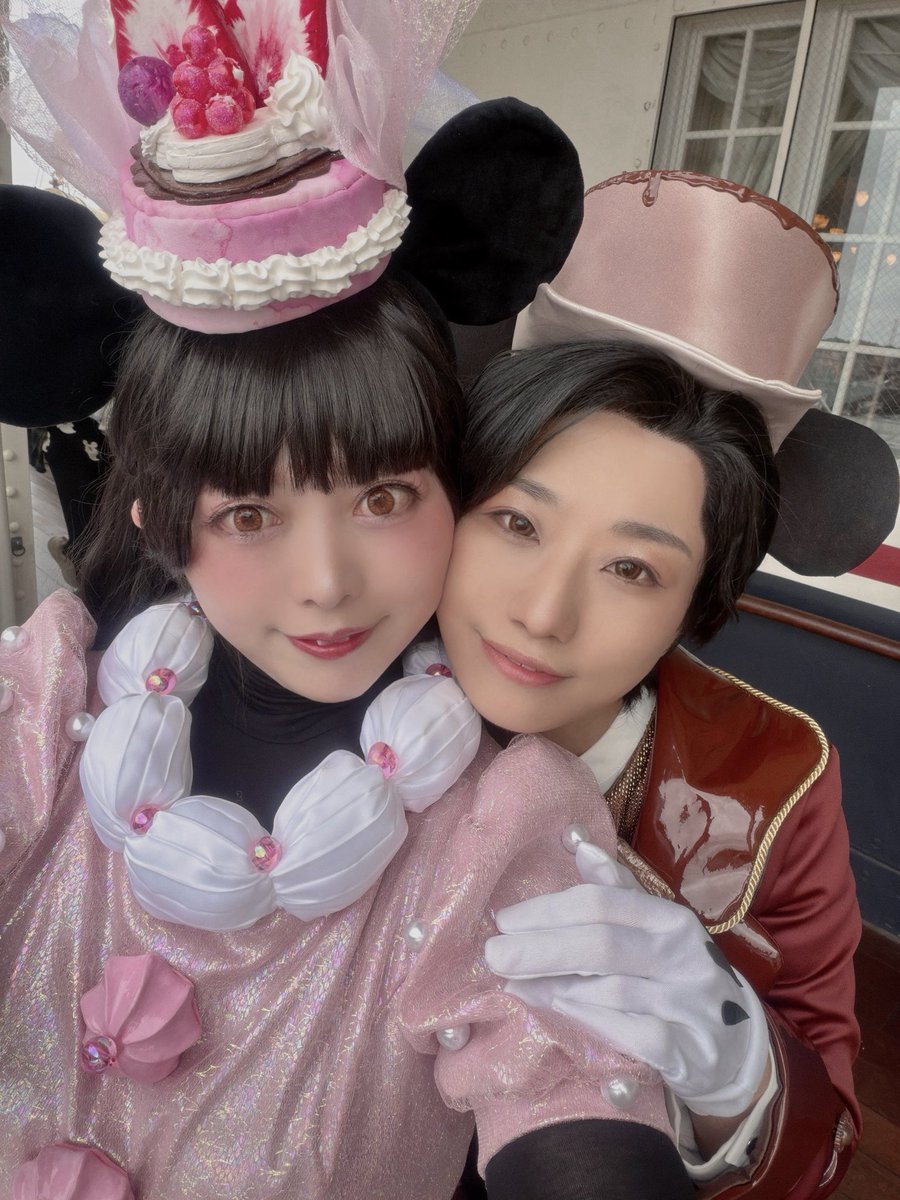shiouzula's tweet photo. テーブルイズウェイティングのミキミニでインでした🌟
ドックサイドで黄昏れたり、Sコロやらテディやらカナレットやらで食い道楽したりしながら、いろんな人と懐かしいテーブルの話で盛り上がって、二人ともホント衣装頑張って良かったなぁと🥲✨
二人の写真はまた改めて。
#Dハロ仮装 https://t.co/Qx0SxY2Aum