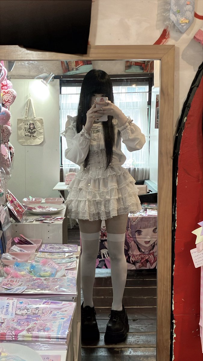 mochiparapara's tweet photo. 今日は珍しく白いね！ってたくさん言われた https://t.co/AALLFrqKHK