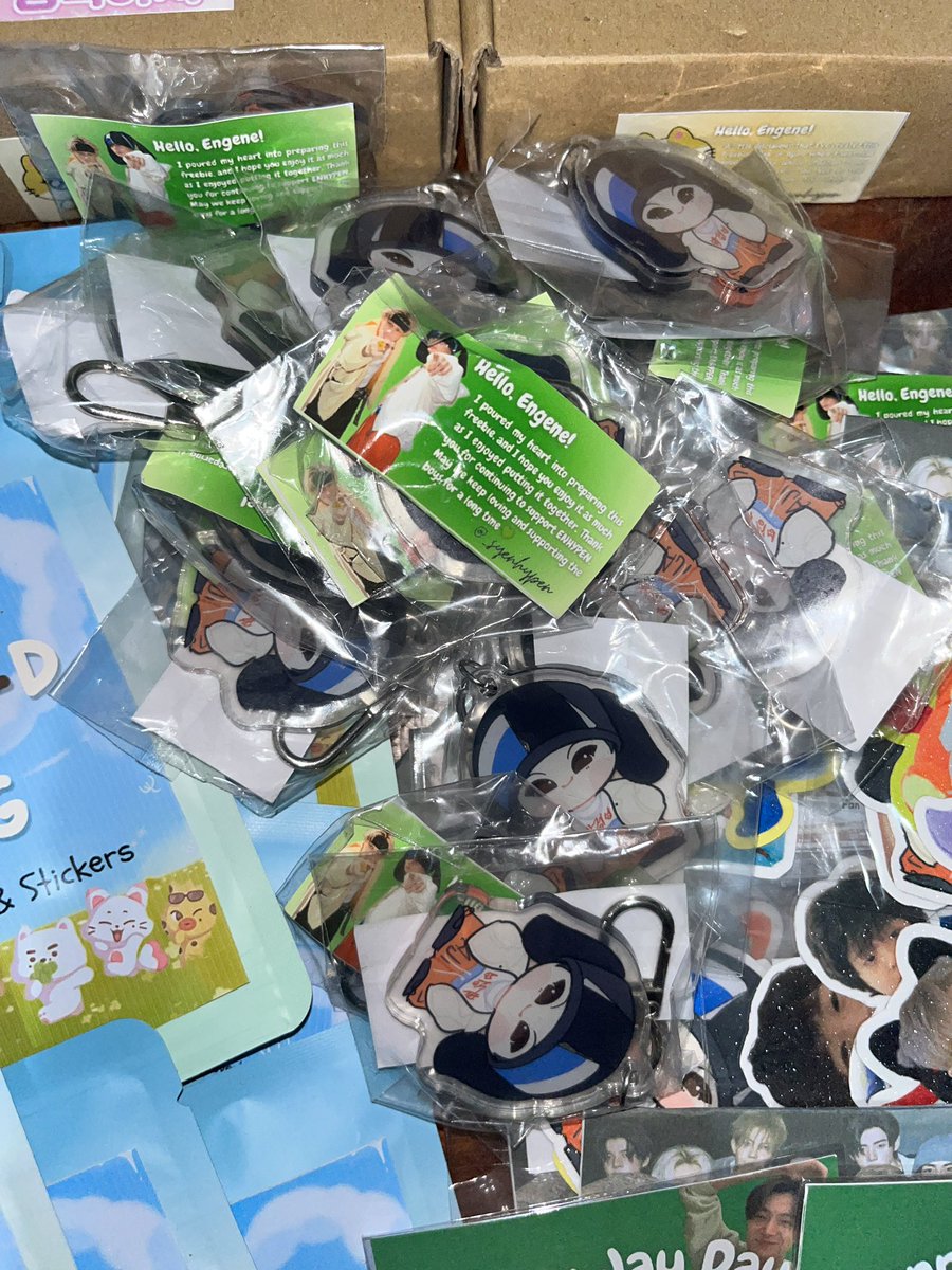 _syenhypen's tweet photo. endless dunkin funmeet freebies 

• 1:1, will be given randomly, but i could give more if u can show voting or streaming proofs
• note that some freebies were supposedly for jay’s bday, and may include hs
• open for trades https://t.co/5ew0I9id7R