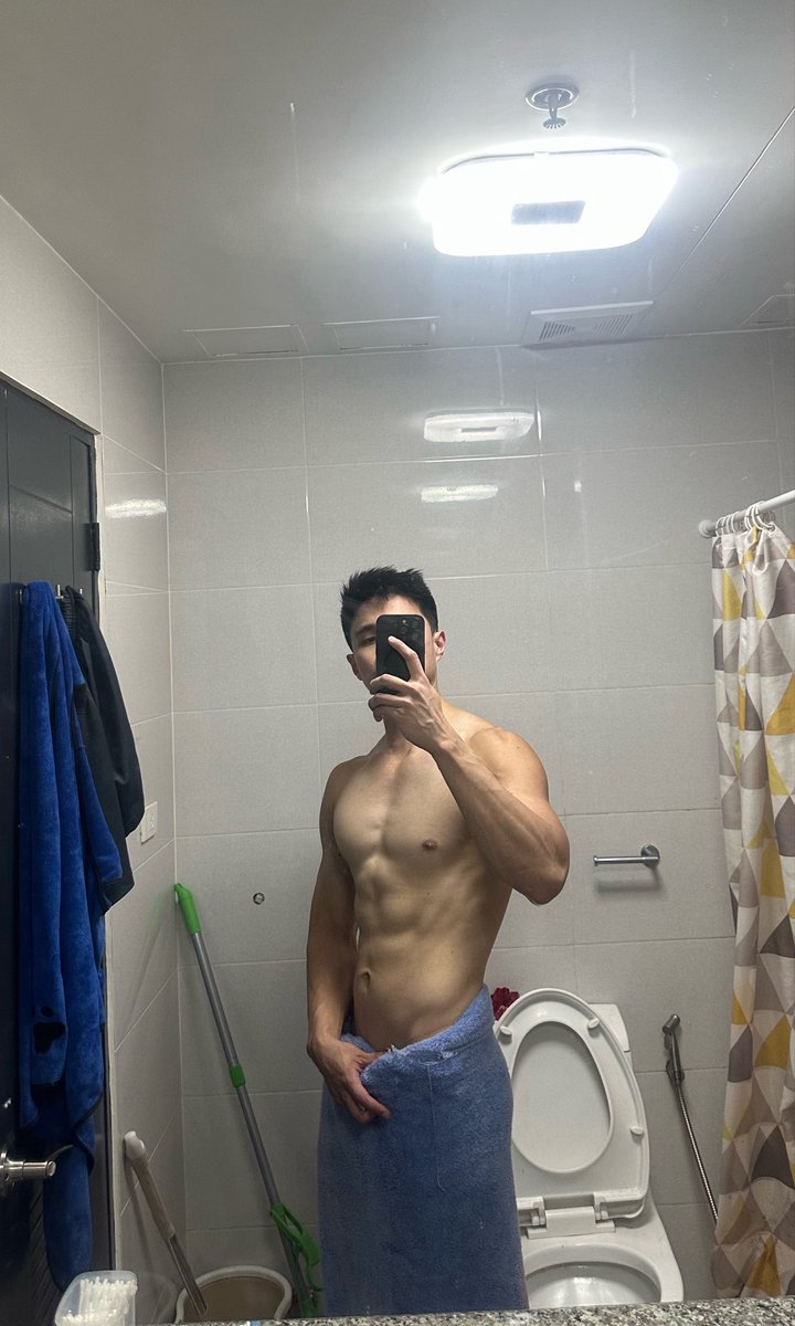 RocaMelvinson's tweet photo. Shower done 🚿🚿
https://t.co/zEWU1z2TFl https://t.co/WaaxSI3Tzl