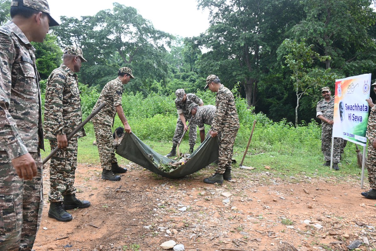 134_bn's tweet photo. Swachhata Hi Seva-2026 and World tourism day has been organized/celebrated by 134 Bn CRPF with local civilians on dated 27/09/2026 at Kaliaposh, Digha and Sagjori, W. Singhbhum, JKD
@crpfindia 
@HMOIndia 
@PIBHomeAffairs 
@PMOIndia 
@SwachhBharatGov 
@swachhbharat 
@MoHUA_India https://t.co/x5nSiM8EOg
