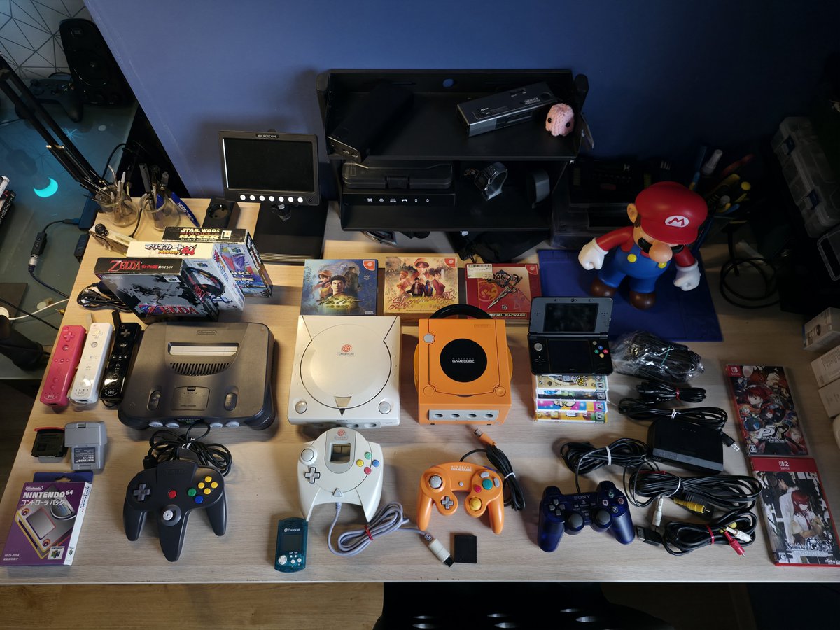 mimichniewski's tweet photo. Got sensory overload in Japanese retro shops and I had to buy another bag to get back home.
I regret nothing and I'll do it again!! Suruga-ya in Shizuoka is where I got most of it :)
#RetroGaming #3ds #Nintendo64 #GameCube #Dreamcast #レトロゲーム #ゲームコレクション #中古ゲーム https://t.co/qX63z6Sbb2