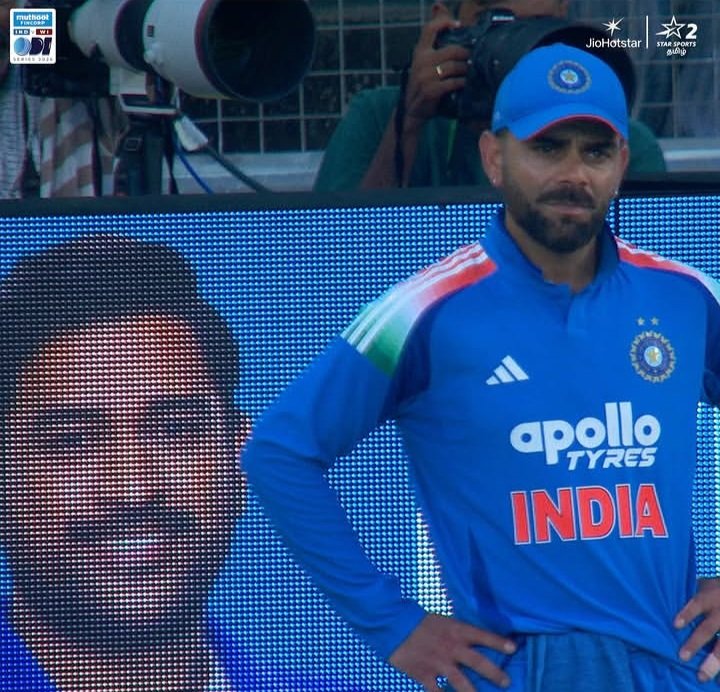 TheBroccoli12's tweet photo. #MAHIRAT 
#KOHLI #DHONI https://t.co/lG9alJ0Brd