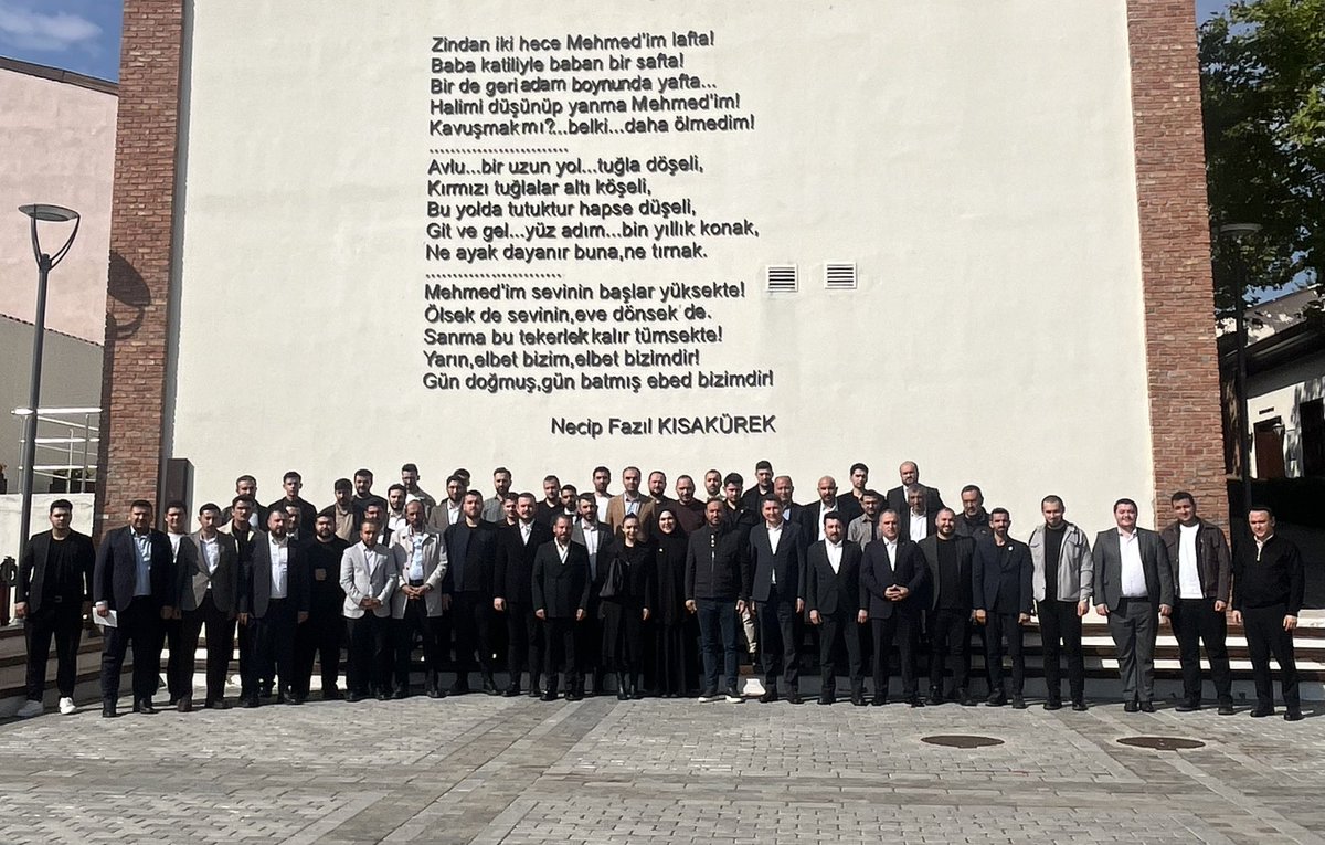 tugvaankara's tweet photo. AK Parti Ankara İl Teşkilat Başkanı Sn. @erhansarigol’ün katılımlarıyla, TÜGVA Ankara İlçe Başkanları Toplantımızı gerçekleştirdik.

Şehrimiz ve gençlerimiz için yürüttüğümüz çalışmaları değerlendirdiğimiz, istişare ve fikir alışverişinde bulunduğumuz verimli bir toplantı oldu. https://t.co/YOACK1FVoY