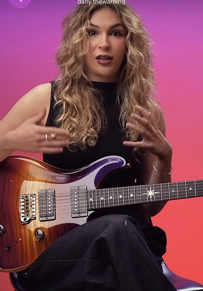 mywayjay_'s tweet photo. Dany’s new guitar actually is one of the prettiest guitars I’ve ever seen https://t.co/kM6dIkBhWH