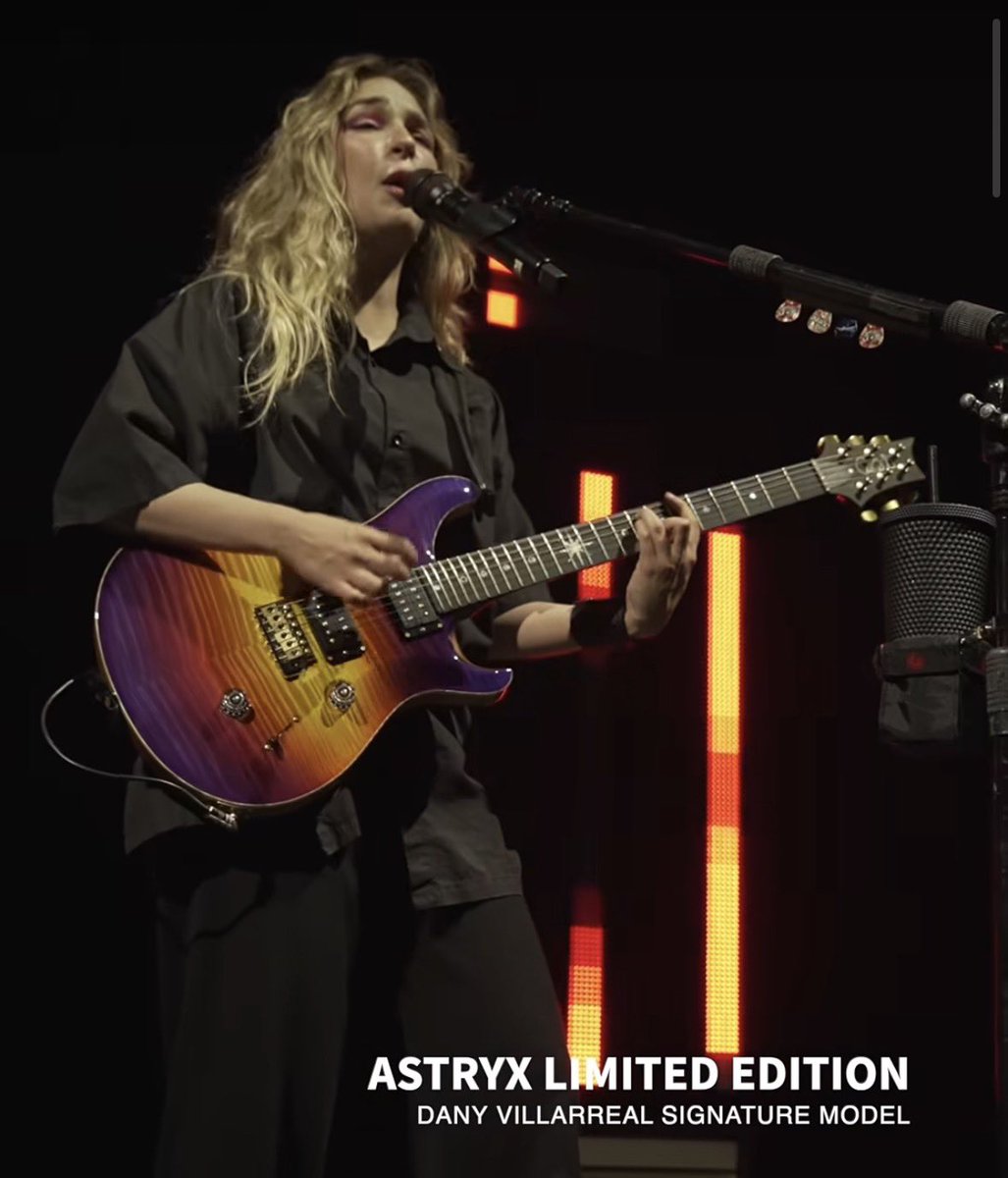 mywayjay_'s tweet photo. Dany’s new guitar actually is one of the prettiest guitars I’ve ever seen https://t.co/kM6dIkBhWH