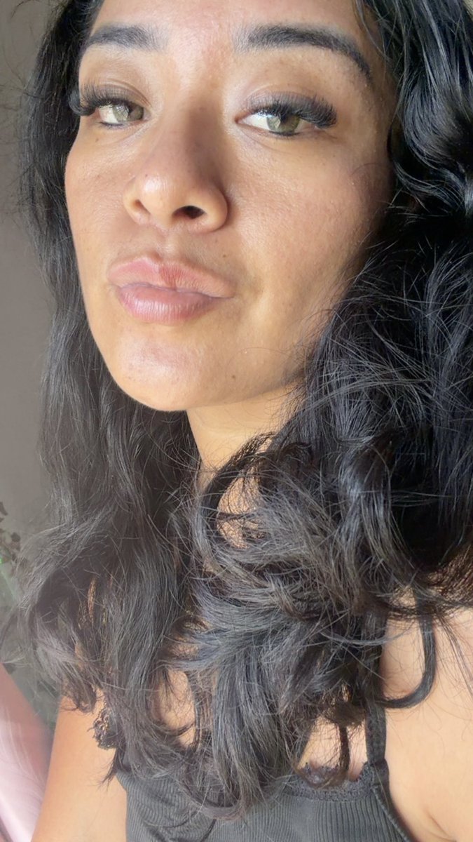CaribbeanWoman_'s tweet photo. Domingo con sabor a lunes 🤣
Mi mirada cansada lo dice todo 🫠 https://t.co/AjU8jkAWMY