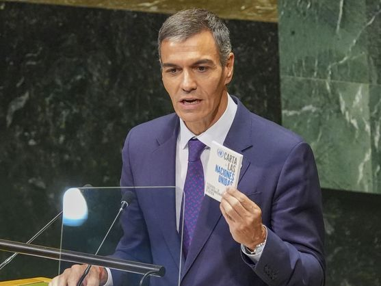 veintimillapie's tweet photo. Nueva cortina de humo: el PSOE reactiva la reforma del aborto y la eliminación de las injurias al Rey.
Hay que olvidarse, de Ceuta, de la corrupción del PSOE, del pucherazo de la ley de nietos, del acoso y amenazas a la juez Biedma, del joyero de Zapatero, etc. etc.etc. https://t.co/9FBkaHw1Vh