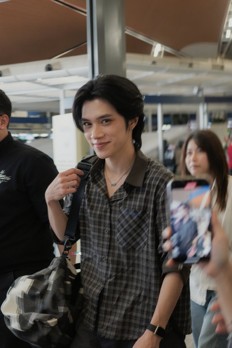 MyKpopHuntress's tweet photo. 260927 HENDERY @ KLIA Malaysia 🇲🇾 🛫

#HENDERY #WayV #威神V #HENDERYinMY #HENDERYinKL https://t.co/NMp0jxS30G