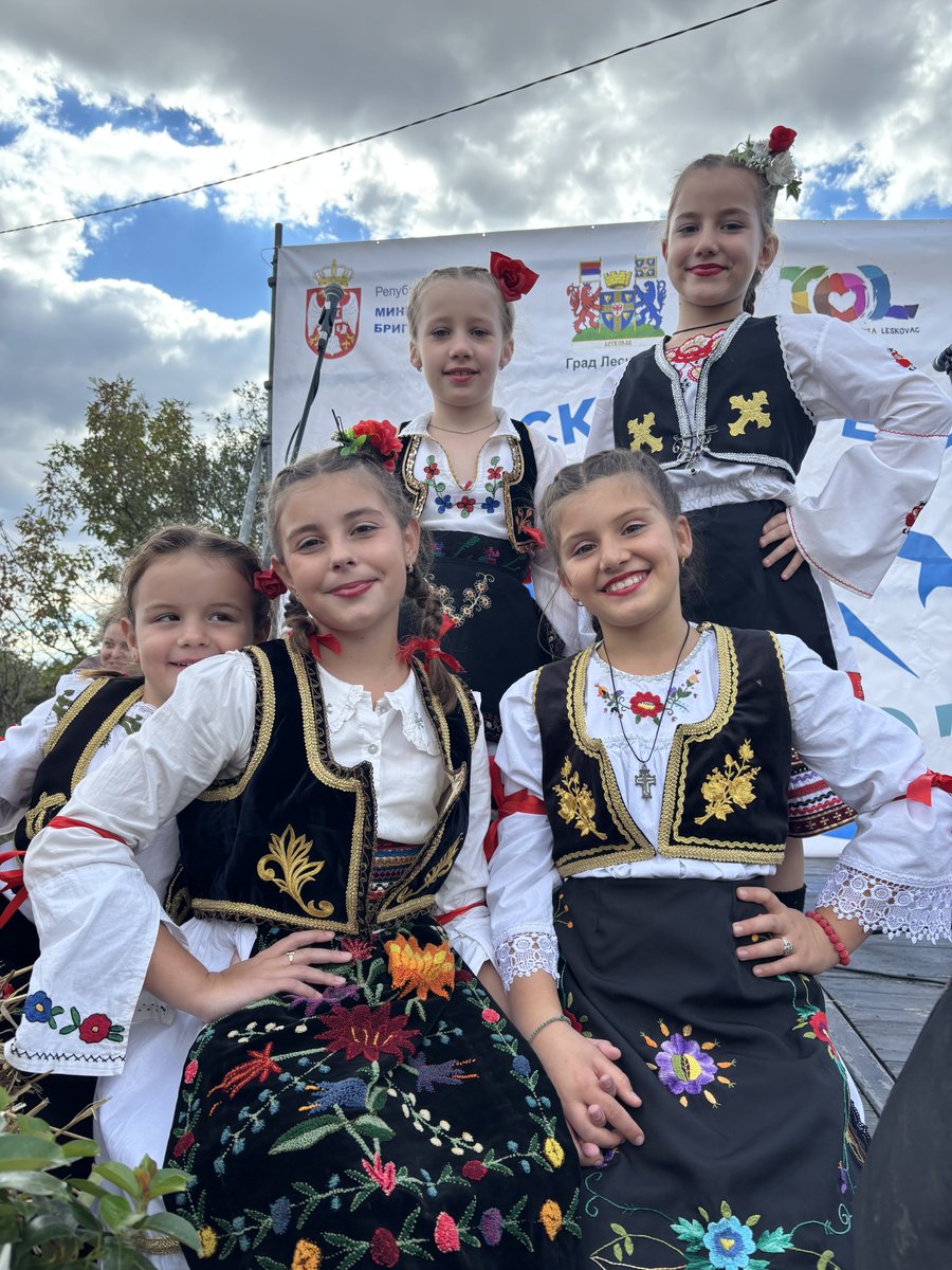 DKPecenjevce's tweet photo. Фолклорни ансамбл Дома културе Печењевце учествовао је на манифестацији „Михољски сусрети села“, која је одржана у Бабичко.
Представили смо и рад Дома културе кроз публикације и материјале који сведоче о култури, традицији и богатом стваралаштву нашег краја. https://t.co/aVmTSodrVK
