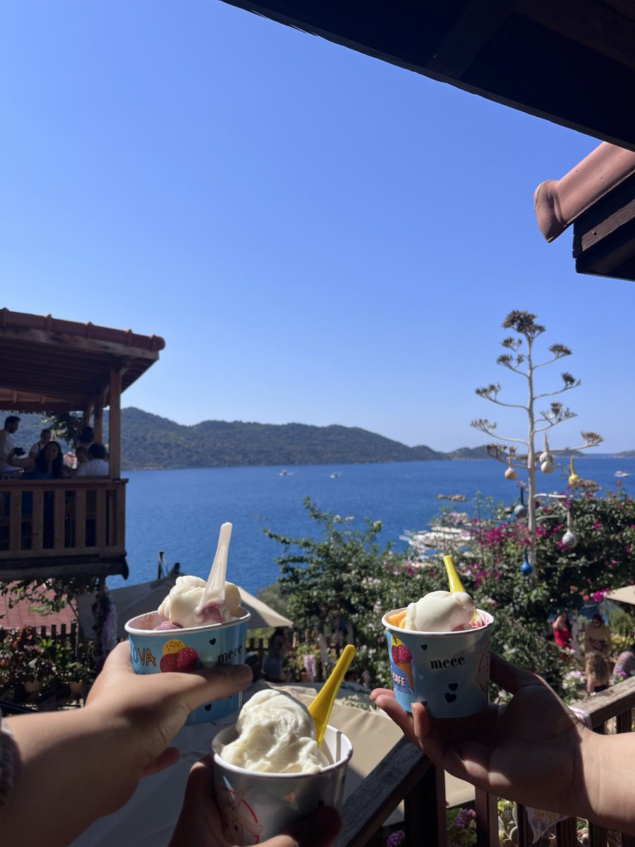denizzaygn's tweet photo. Burda kalsın https://t.co/B0IX3ziFR9