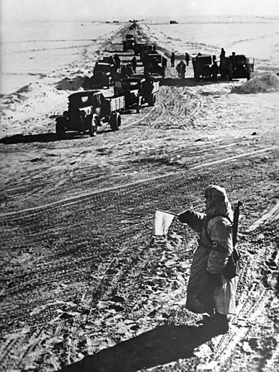 UnfadingWisdom's tweet photo. The Siege of Leningrad during WWII lasted almost 900 days. It became one of the longest and deadliest sieges in history, with over a million civilian deaths. https://t.co/oNCmxZyAqf