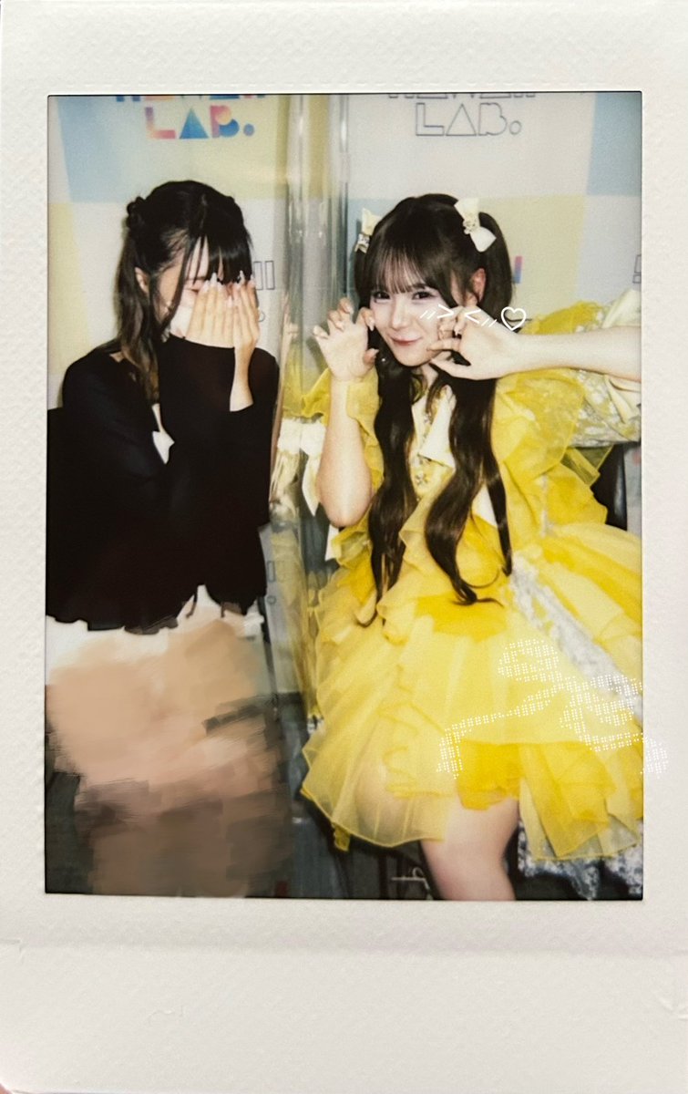 _furi_mo_'s tweet photo. 9/27 福岡大特典会 3部

里紗ちゃんに見せたくて
ネイルフレンチガーリーにした🫶🏻

#ふりたんふりむいて #古澤里紗 https://t.co/cLF2hwoJwM