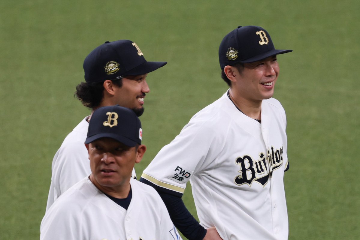 2n2nknkn's tweet photo. 宗ちゃん、来年からも若月さんと一緒にチームを引っ張って欲しい、、、と思ってしまう

#宗佑磨
#若月健矢 https://t.co/H6Bcz1dUc3